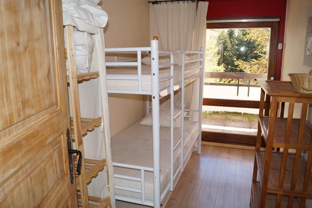 13 Lou Veno Apartment *